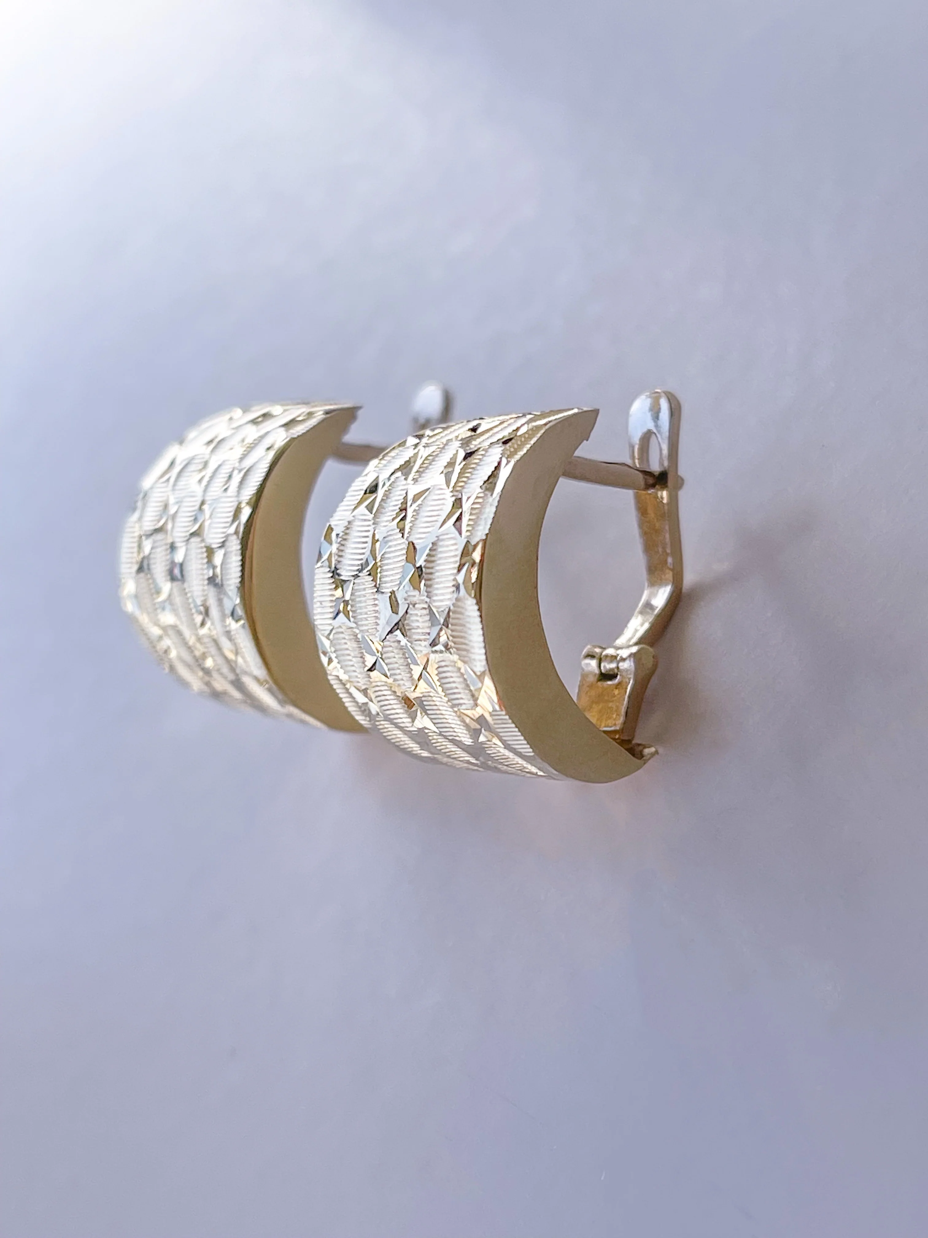 Lever Back Earrings in 14K/585 Yellow Gold - Image 2