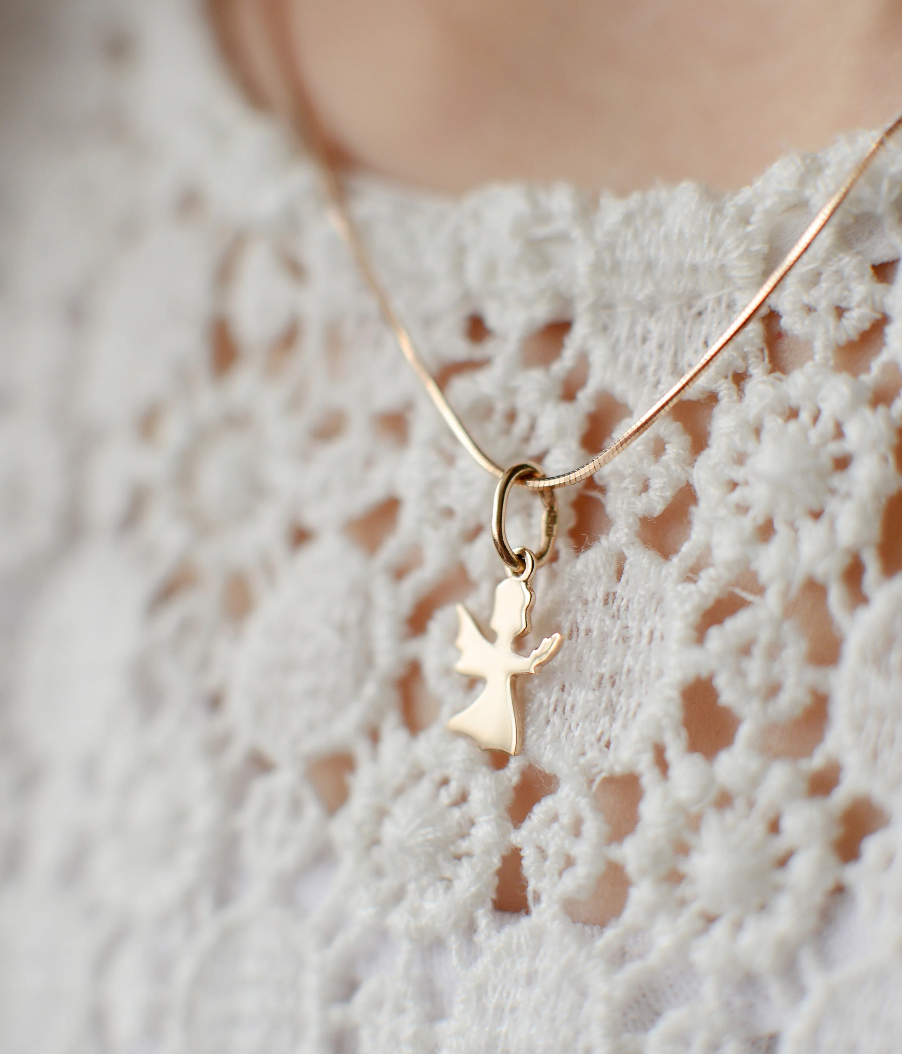 Praying Angel Religious Pendant in 14K/585 Rose Gold - Image 4