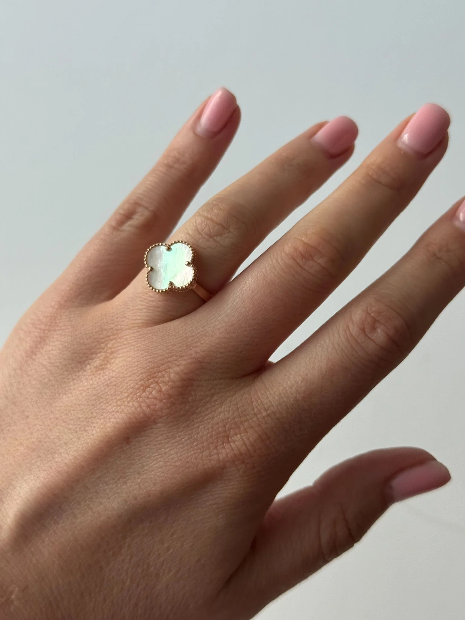 Ring in 14K/585 Rose Gold "Clover" with Onyx - Image 3