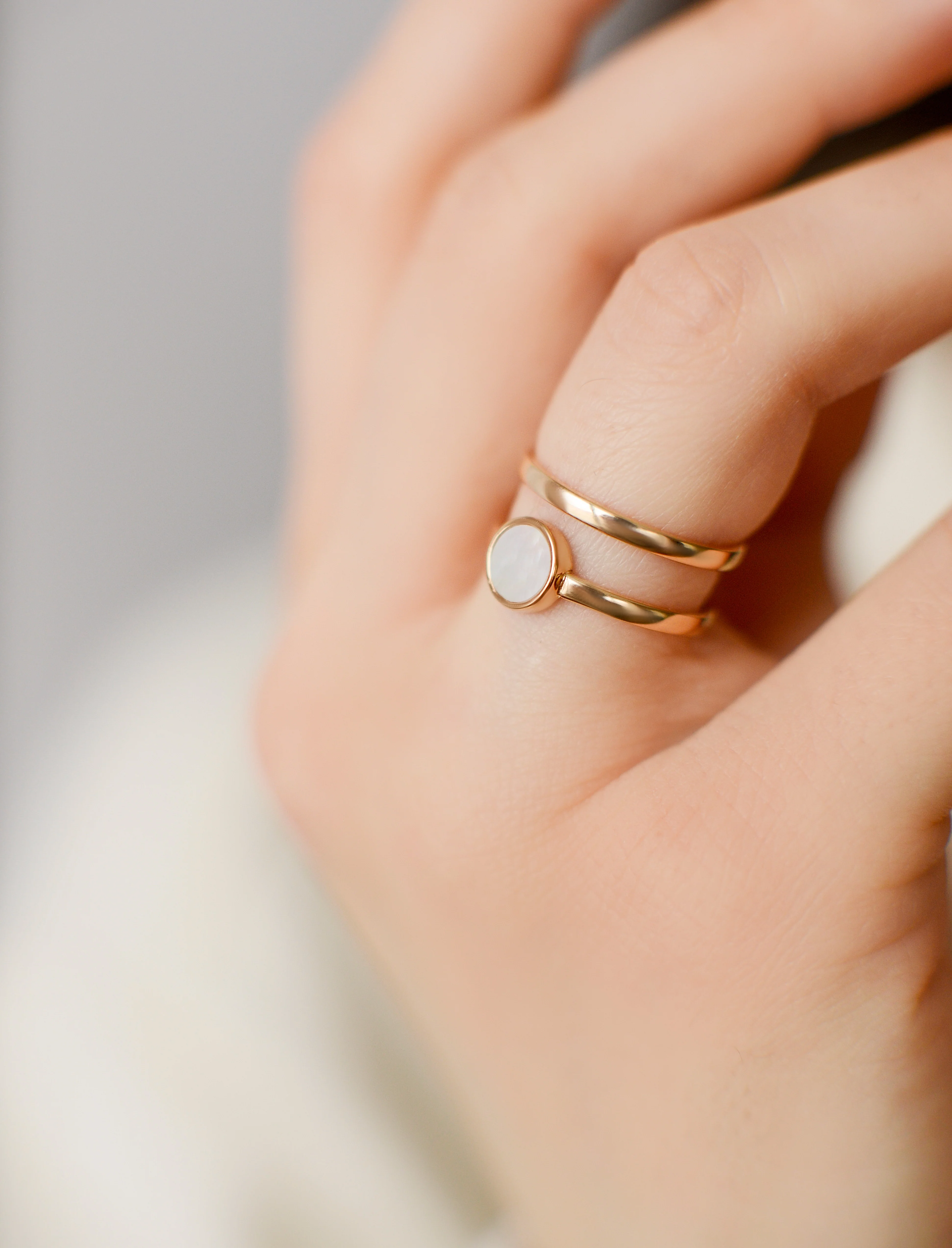 Ring in 14K/585 Rose Gold with Mother of Pearl - Image 2
