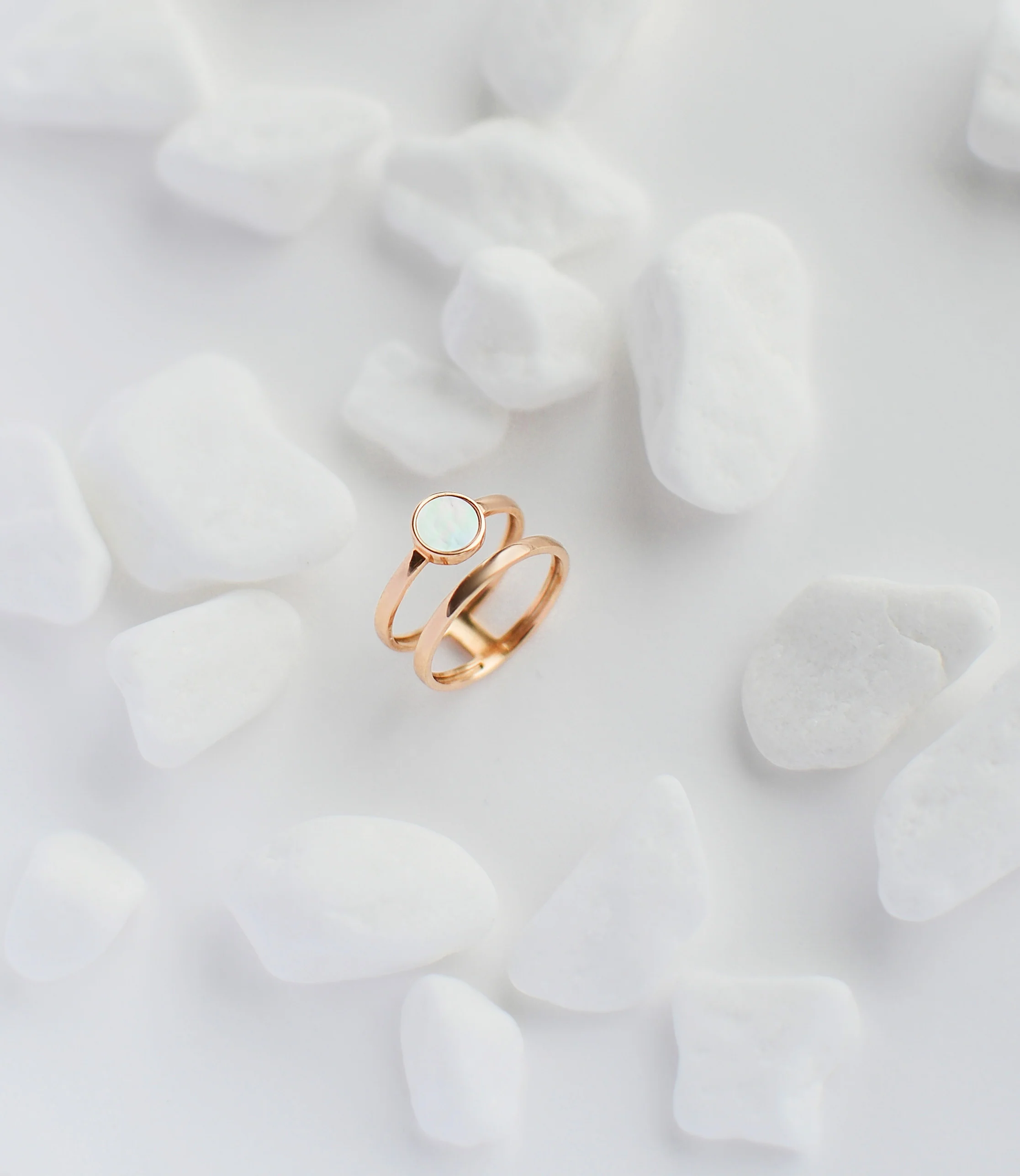 Ring in 14K/585 Rose Gold with Mother of Pearl - Image 3