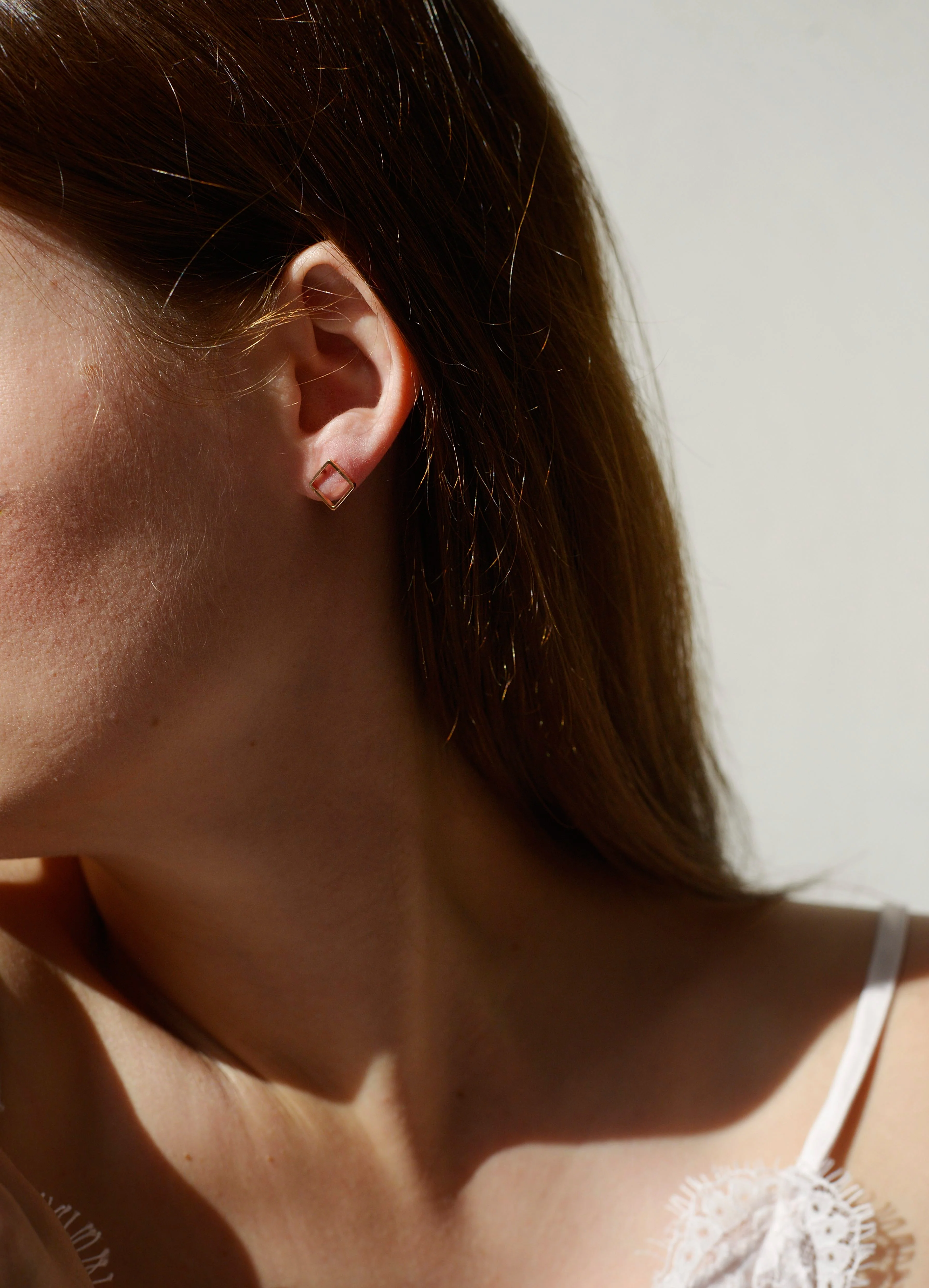 Square Studs in 14K/585 White Gold - Image 3