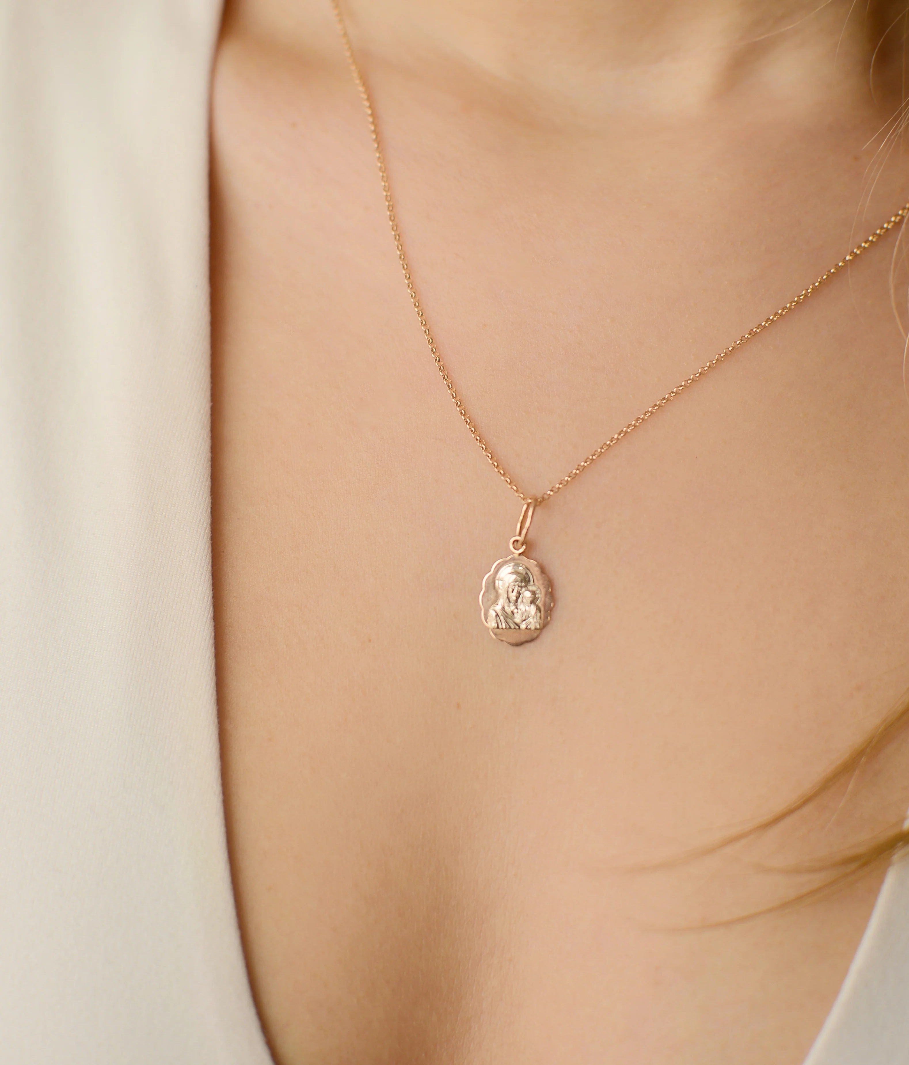 Virgin Mary and Child Religious Pendant in 14K/585 Rose Gold and White Gold - Image 2