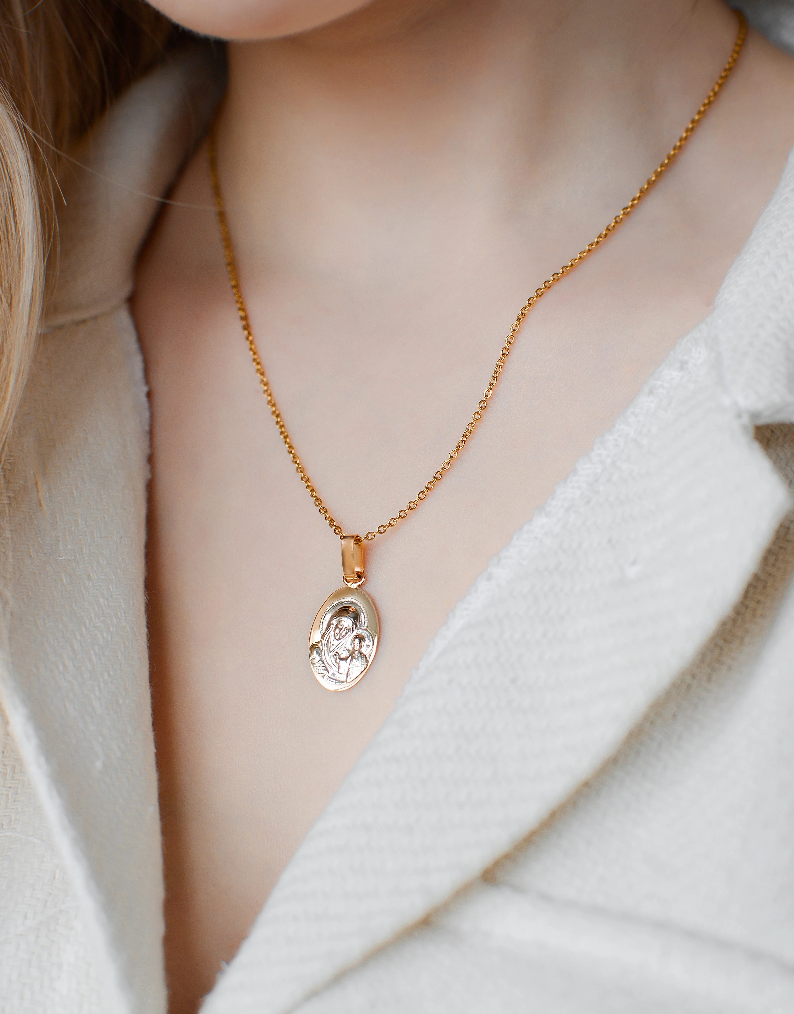 Virgin Mary and Child Religious Pendant in 14K/585 Rose Gold and White Gold - Image 2