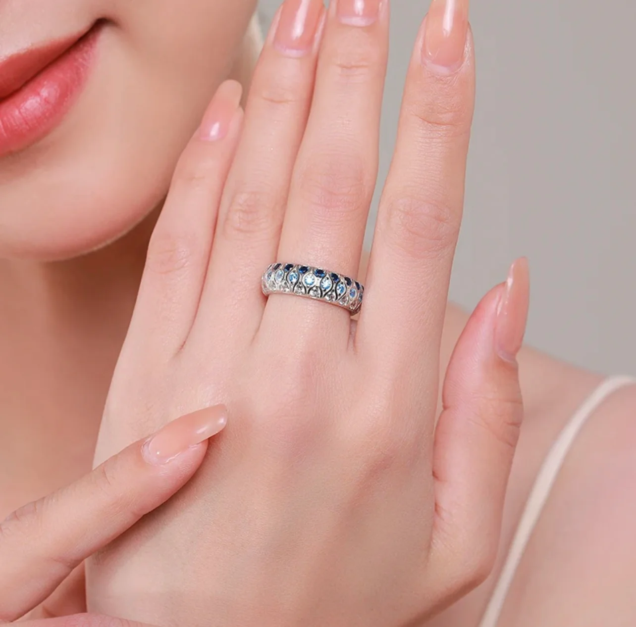 925 Sterling Silver Ring with Cubic Zirconia - Image 2