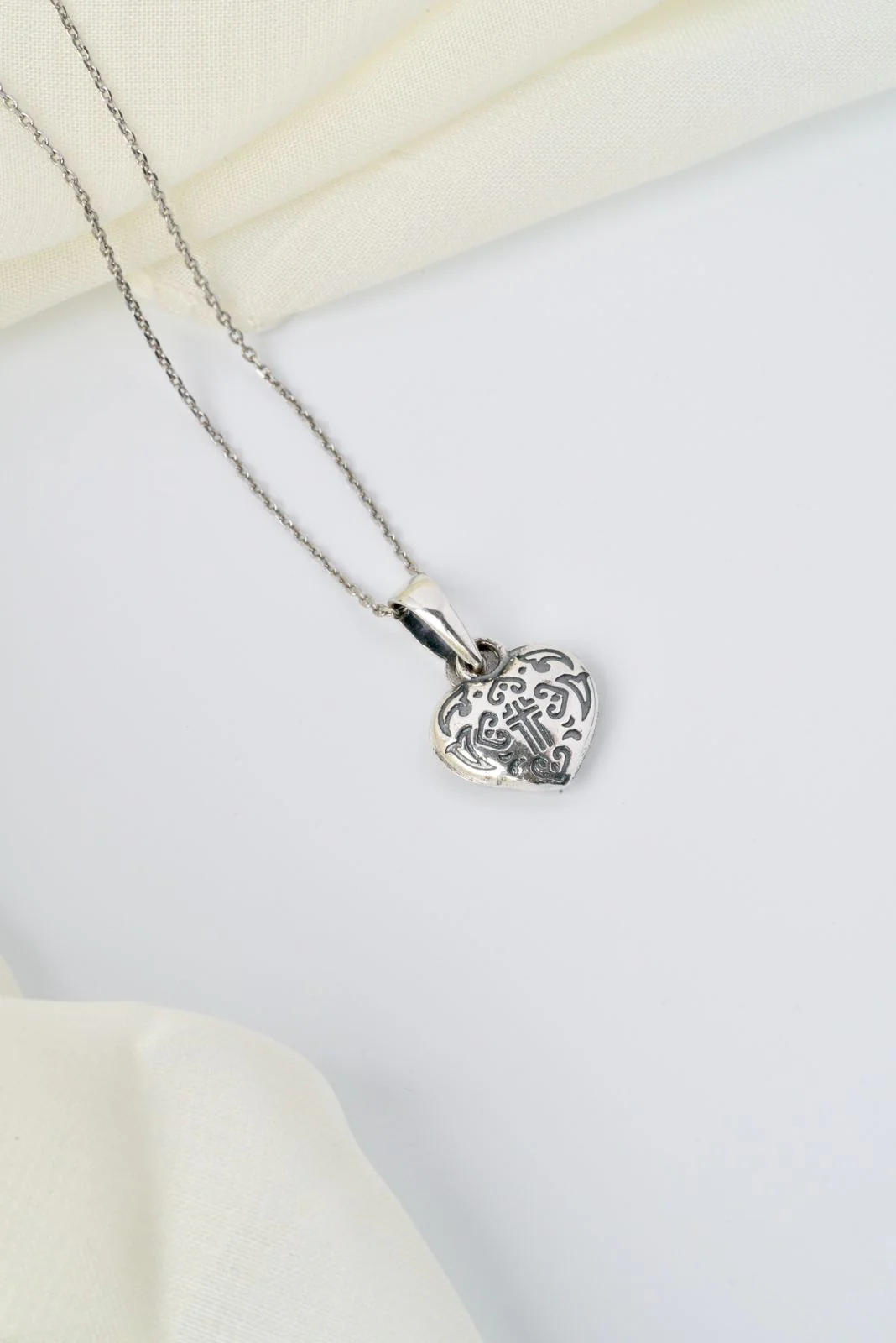 925 Sterling Silver Heart Religious Pendant St. Mary and Jesus - Image 6
