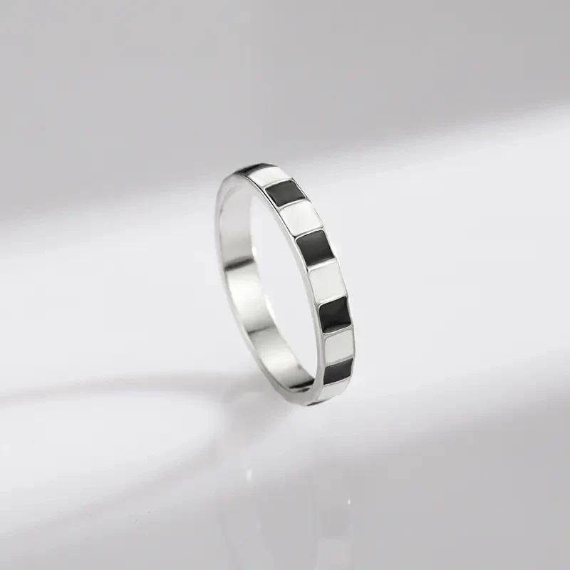 925 Sterling Silver Ring with Black and White Enamel - Image 3