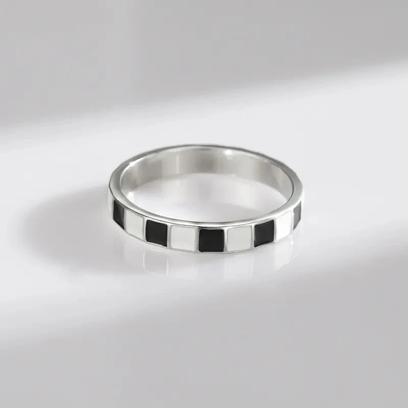 925 Sterling Silver Ring with Black and White Enamel - Image 4