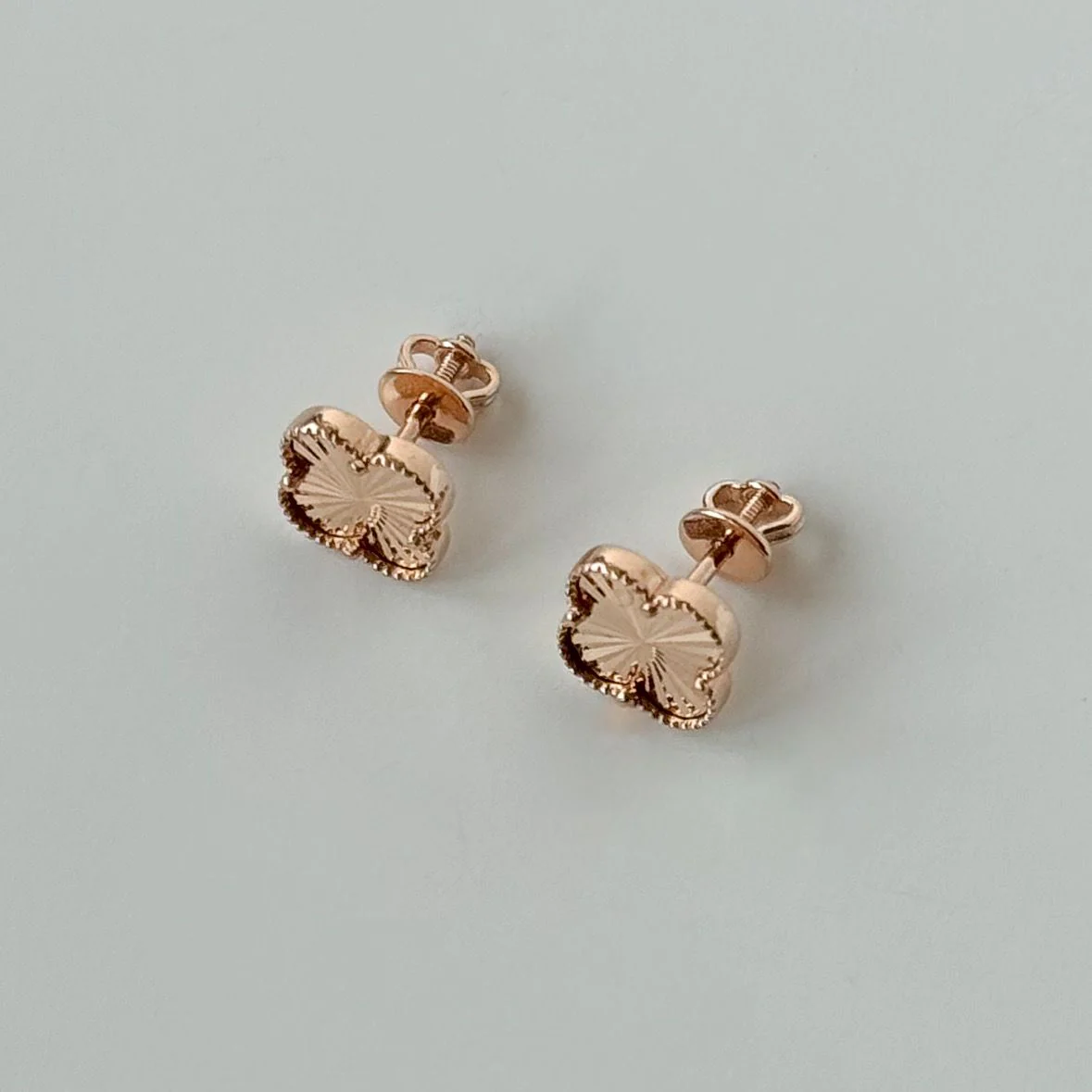 Stud Earrings Clover in 14K/585 Rose Gold - Image 3