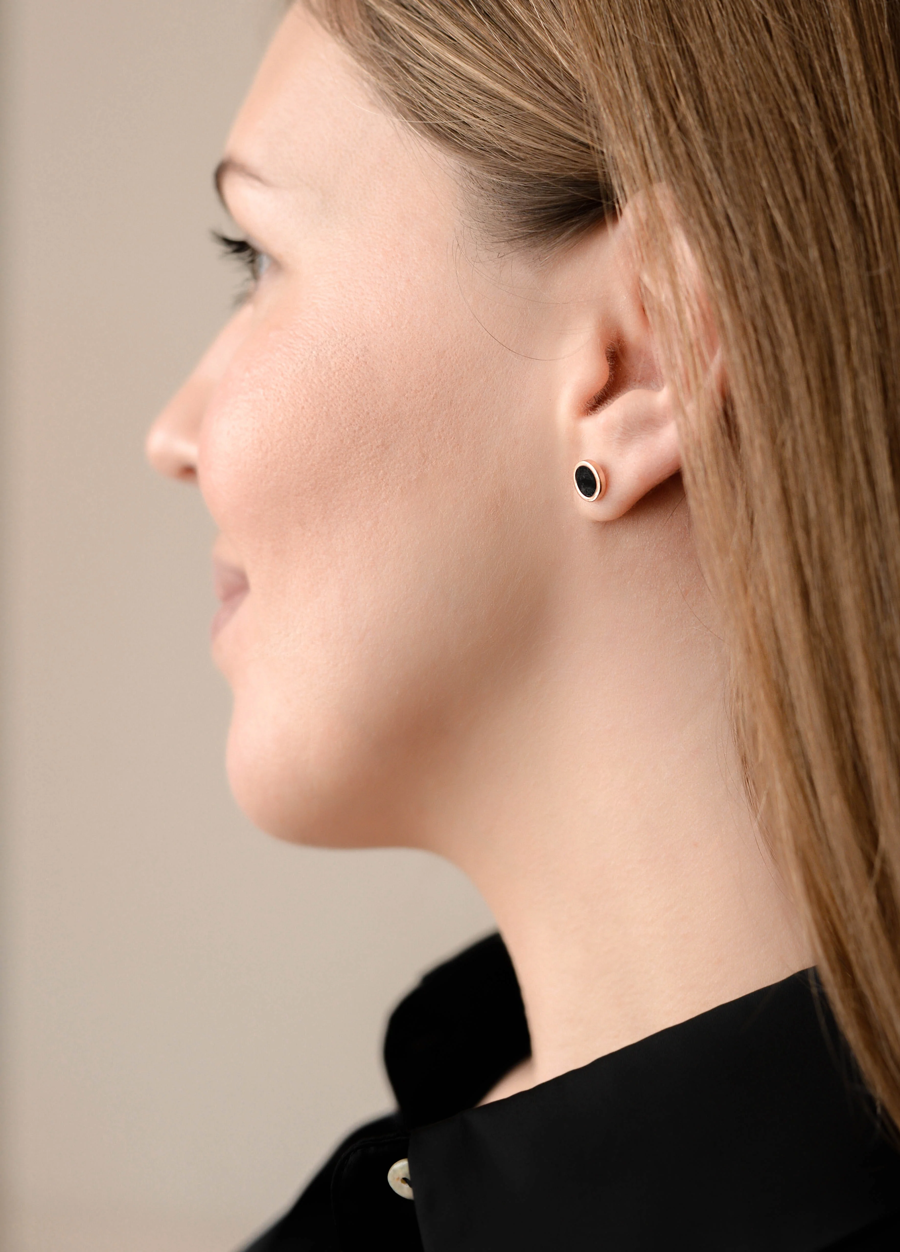 Stud Earrings in 14K/585 Rose Gold with Enamel - Image 6