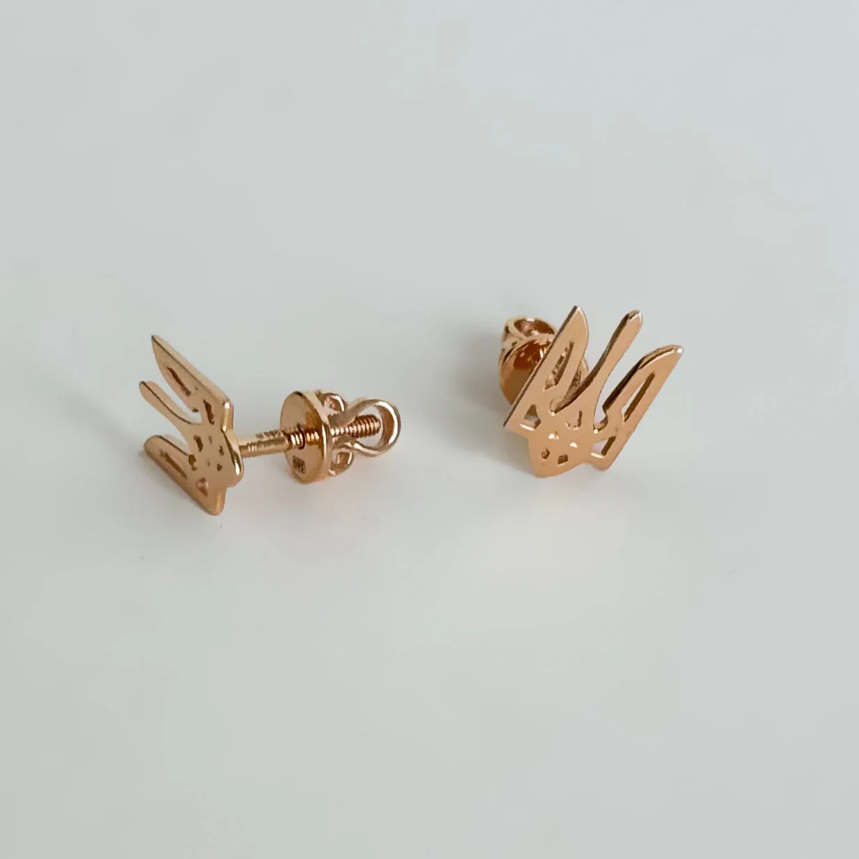 Stud Earrings Tryzub in 14K/585 Rose Gold - Image 2