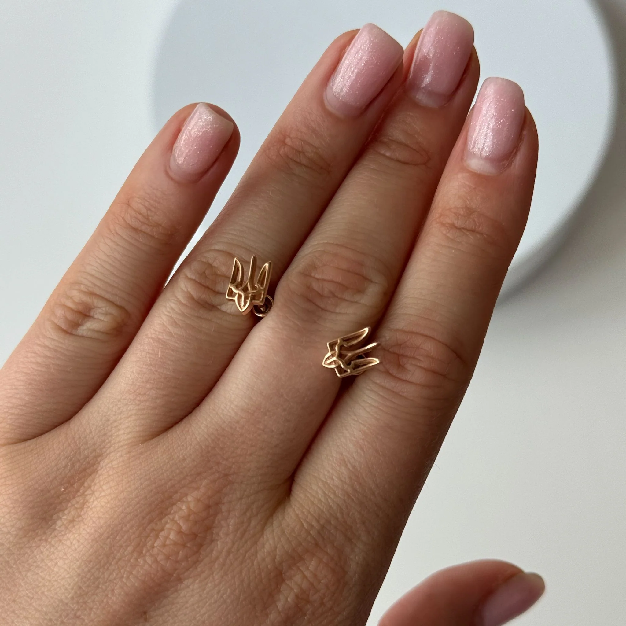 Stud Earrings Tryzub in 14K/585 Rose Gold - Image 2