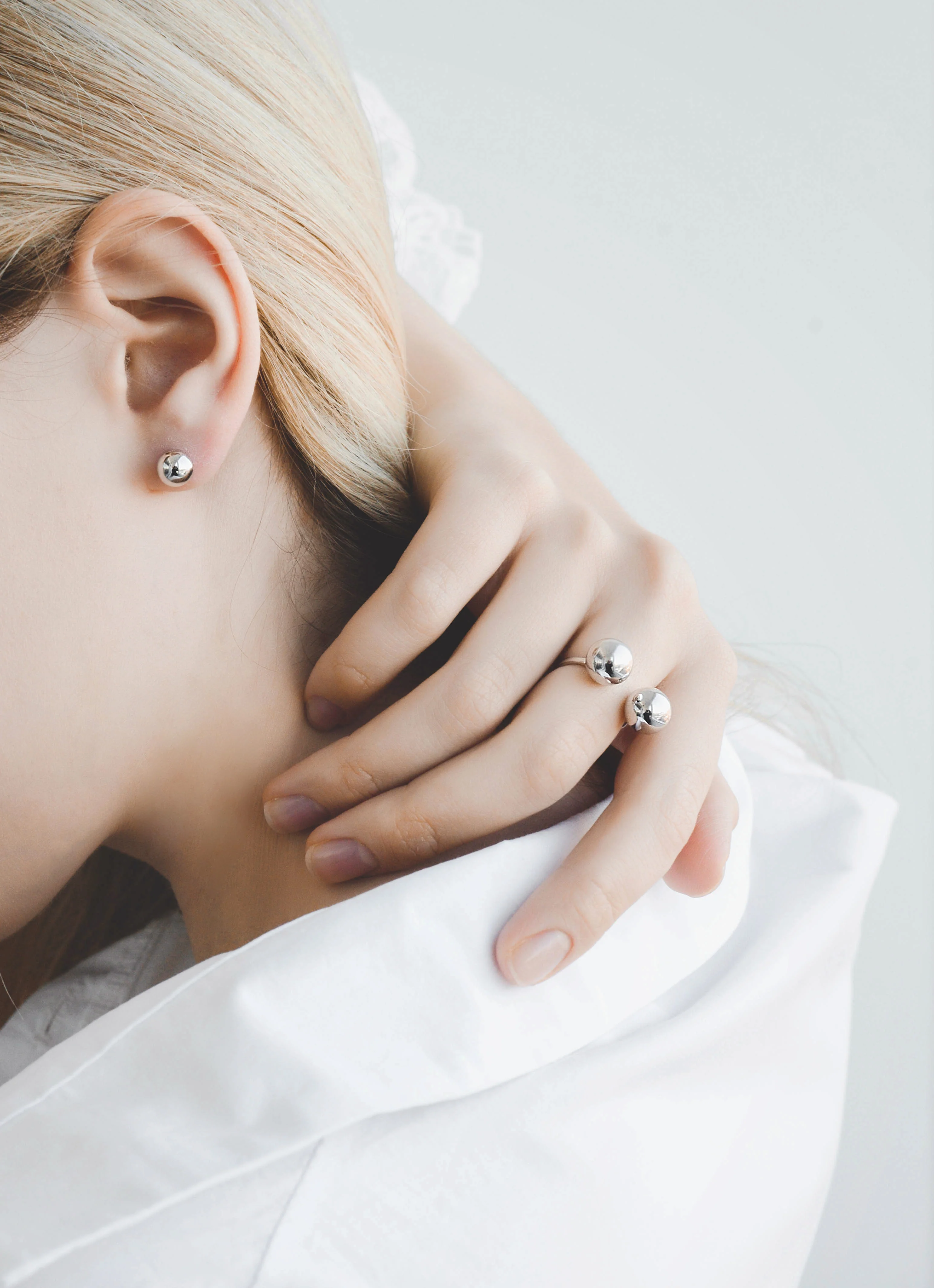 Stud Earrings in 14K/585 White Gold - Image 3