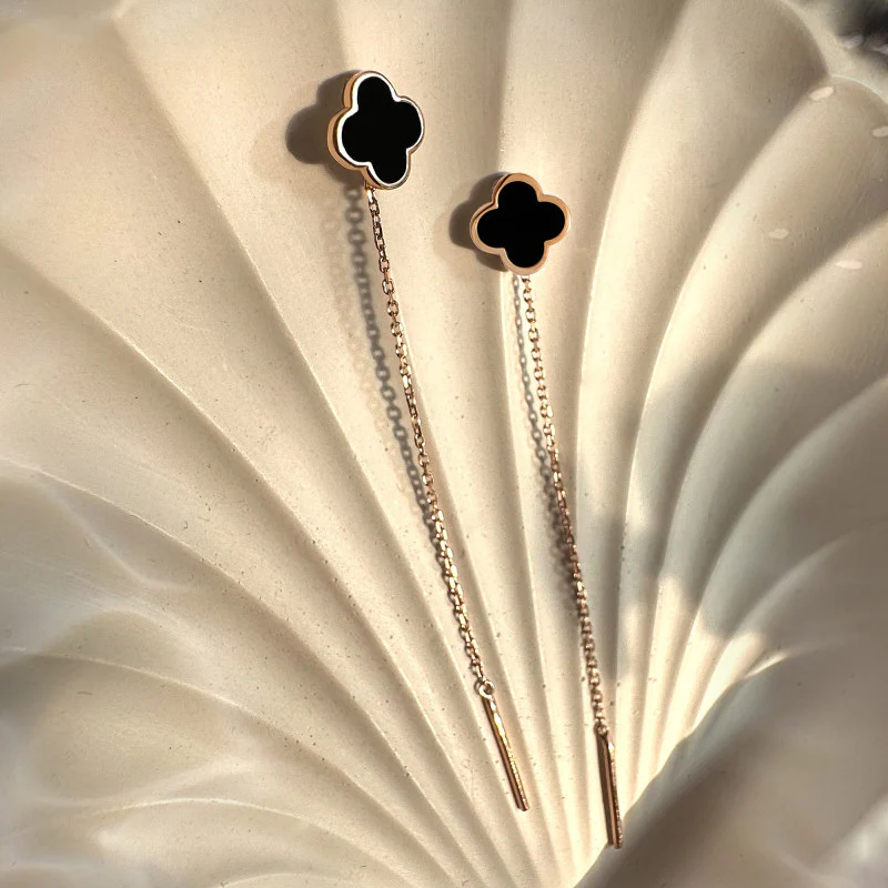 Thread Clover Earrings in 14K/585 Rose Gold with Enamel - Image 3