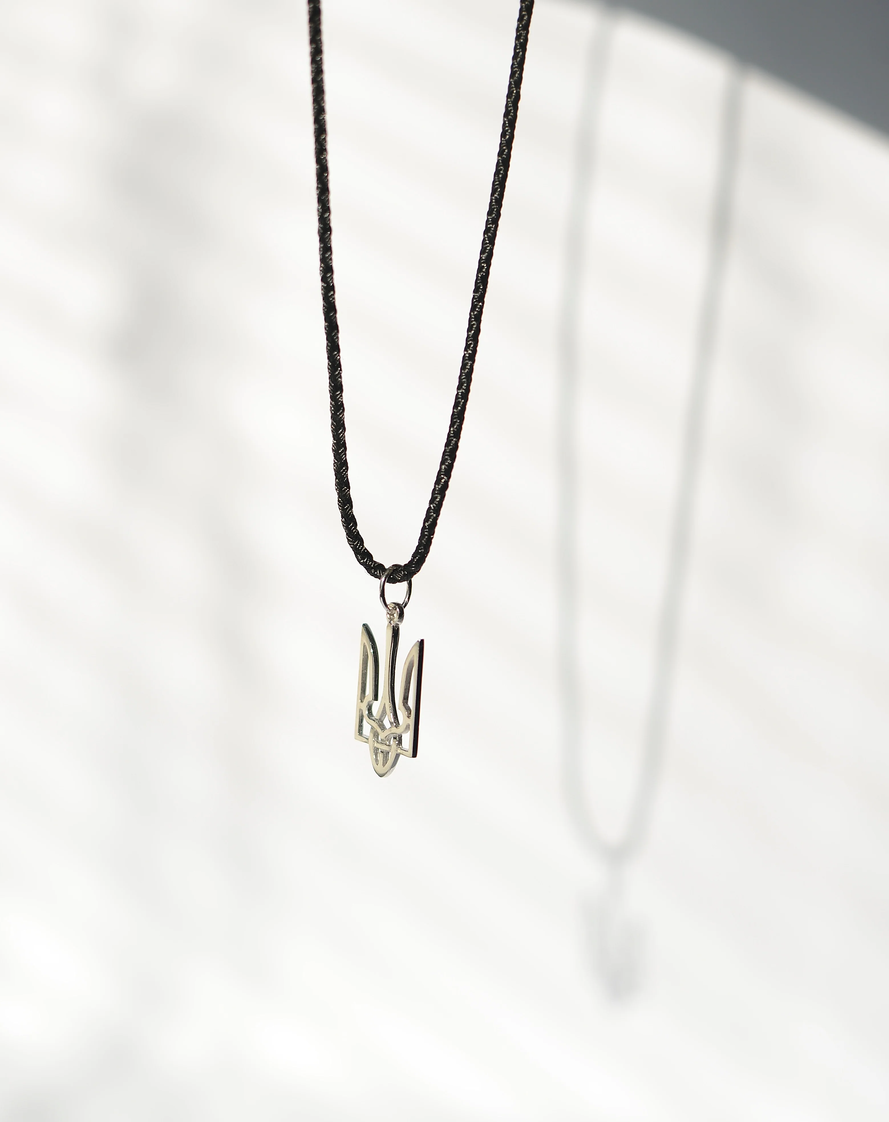 Tryzub Pendant in 14K/585 White Gold - Image 3