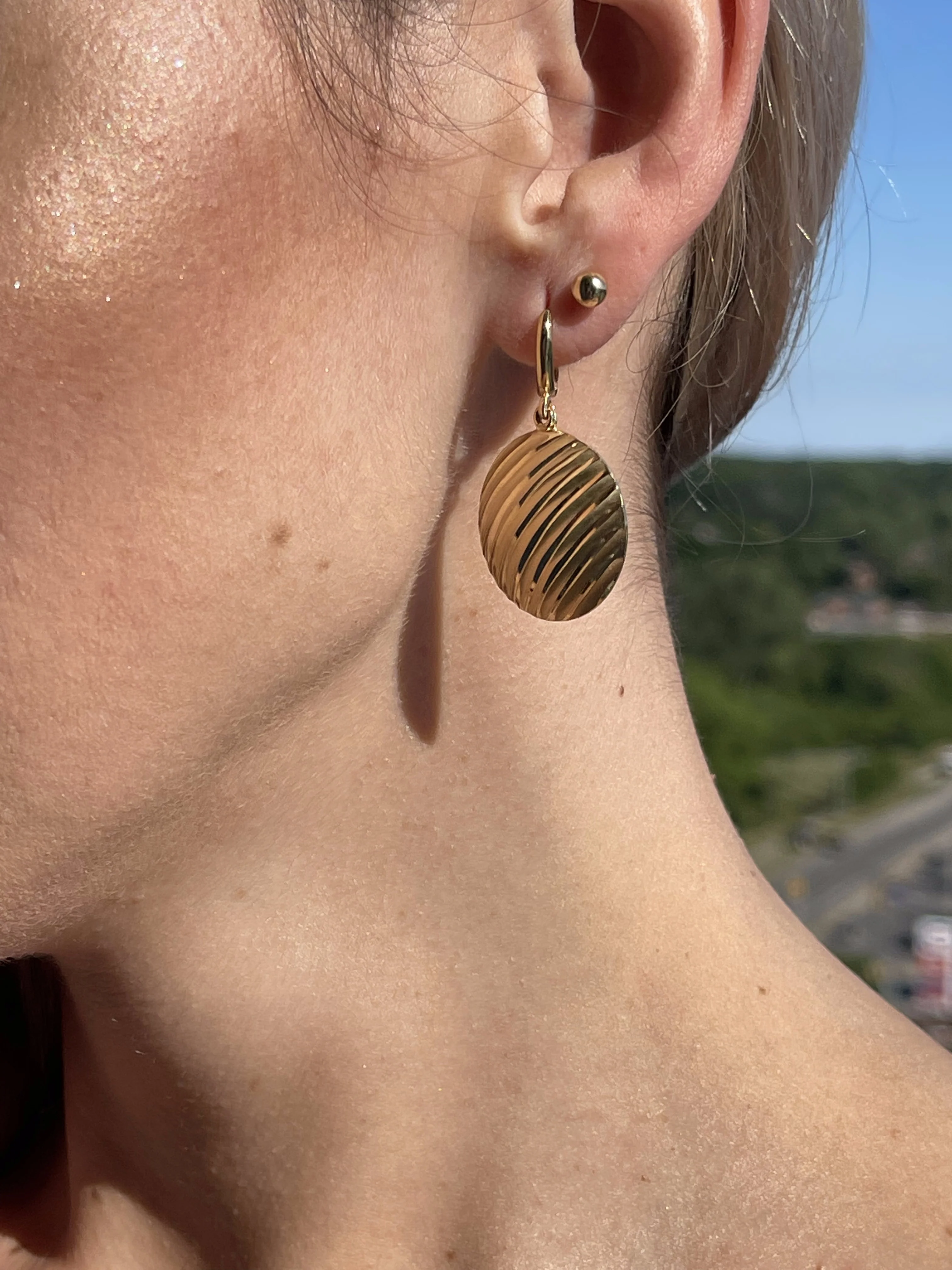 Waves Earrings in 14K/585 Yellow Gold - Image 2