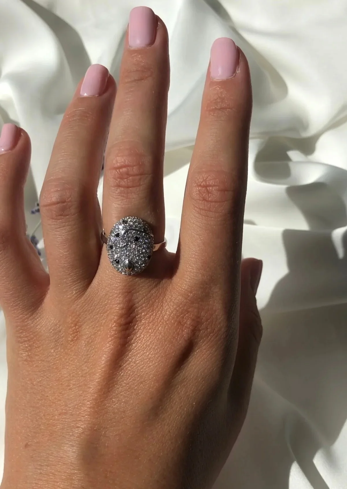 14K/585 White Gold and Cubic Zirconia Ring - Image 2