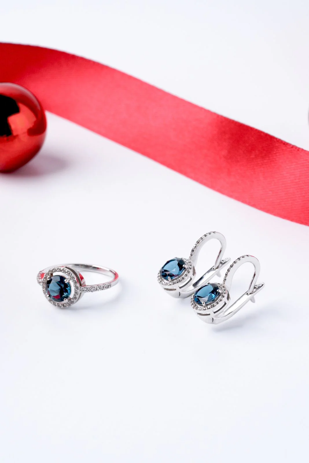 Ring in 14K/585 White Gold with London Topaz - Image 4